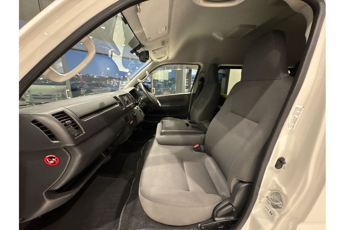 2017 Toyota Hiace TRH201R LWB