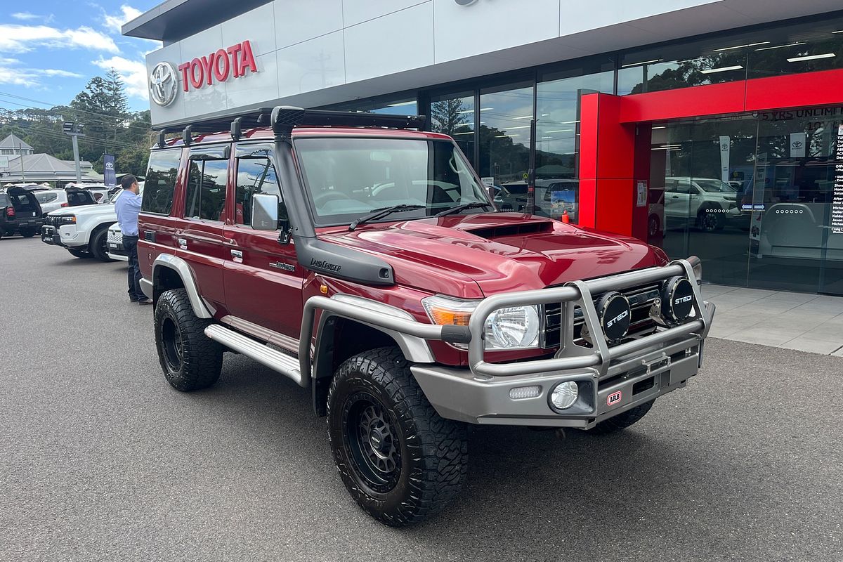 2022 Toyota Landcruiser GXL VDJ76R