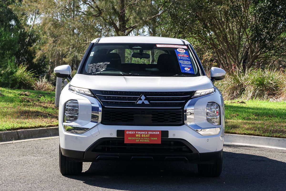 2024 Mitsubishi Outlander ES ZM