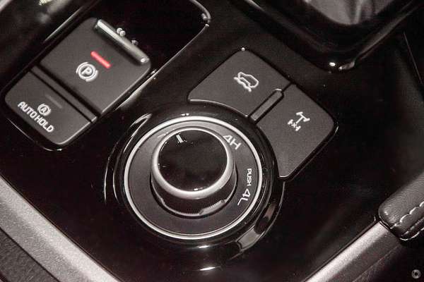 2025 Isuzu MU-X LS-U thumb-12