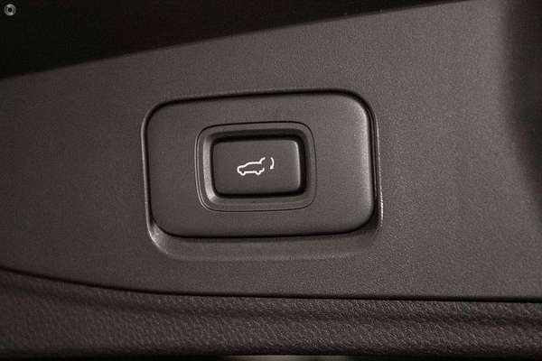 2025 Isuzu MU-X LS-U thumb-13