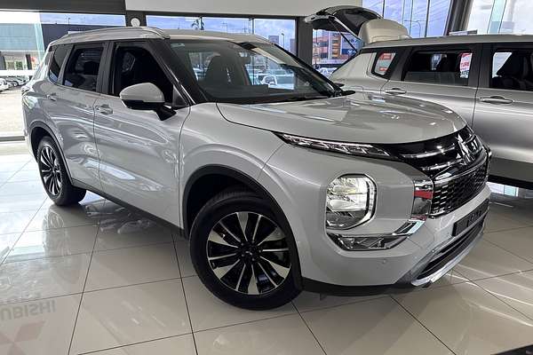 2025 Mitsubishi Outlander LS ZM