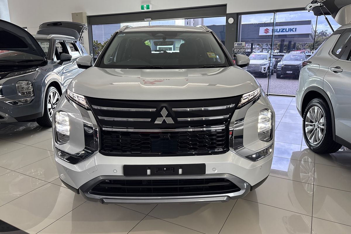 2025 Mitsubishi Outlander LS ZM