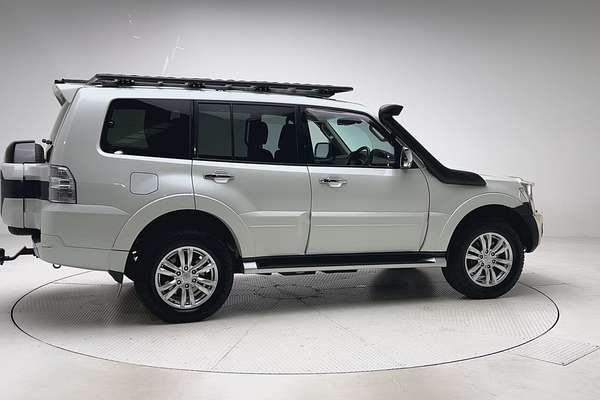 2018 Mitsubishi Pajero GLS NX thumb-8