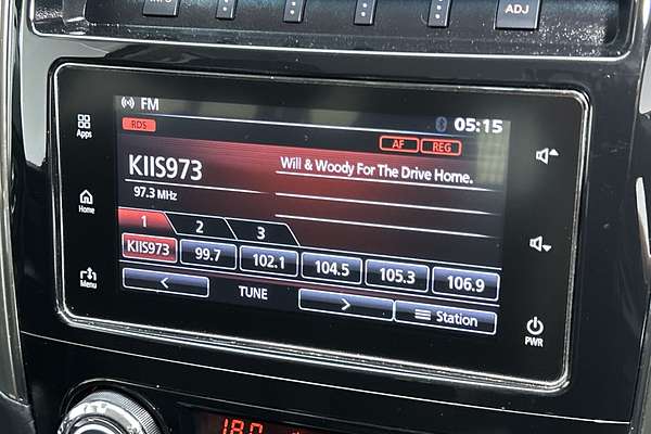 2018 Mitsubishi Pajero GLS NX thumb-14