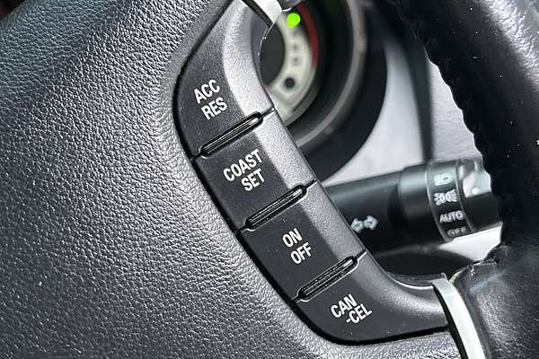 2018 Mitsubishi Pajero GLS NX thumb-17