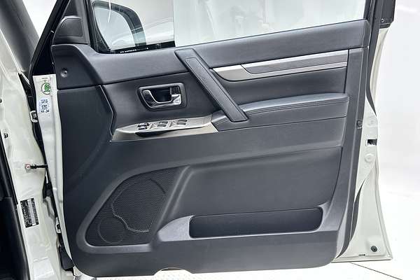 2018 Mitsubishi Pajero GLS NX thumb-18