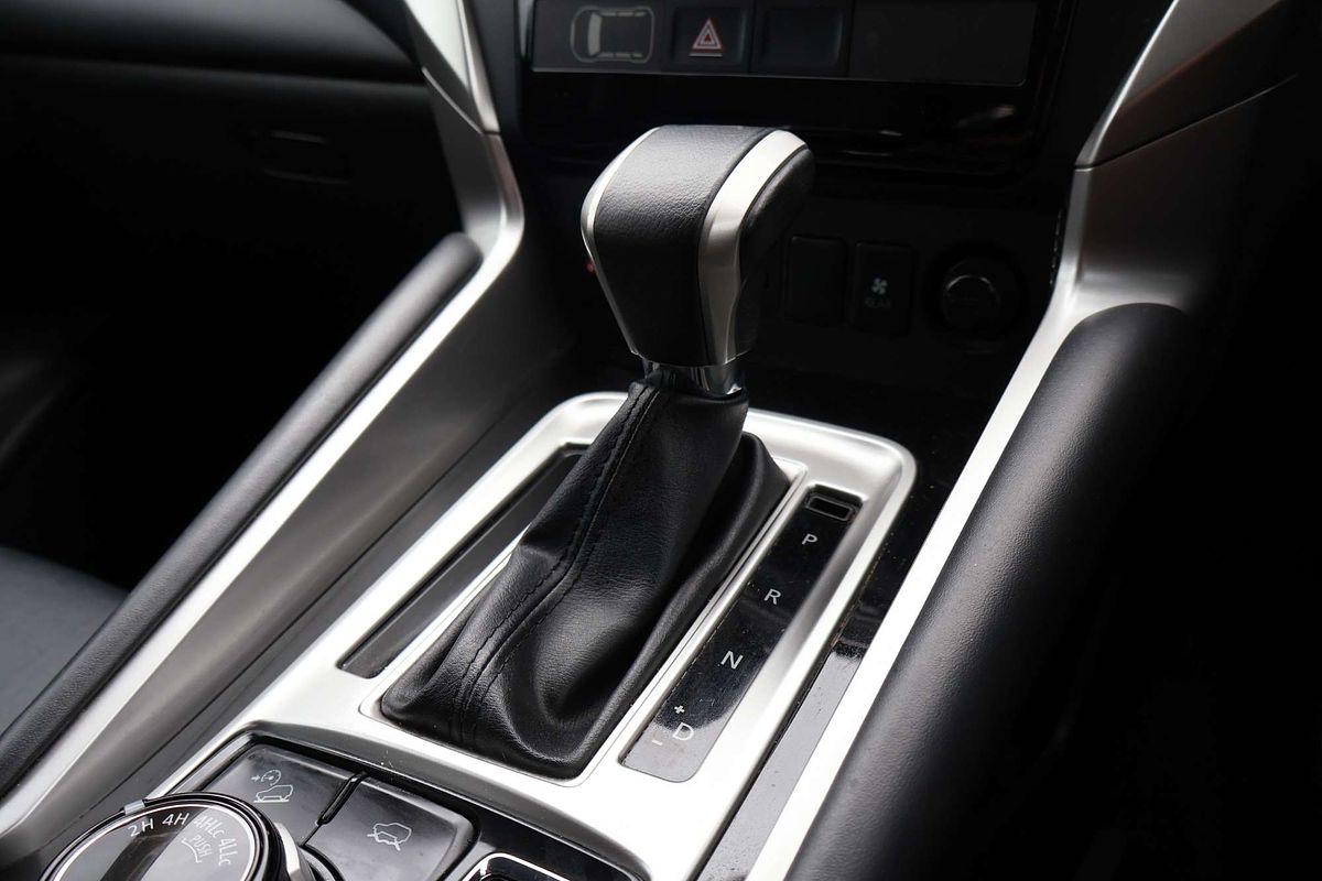 2019 Mitsubishi Pajero Sport Black Edition QE