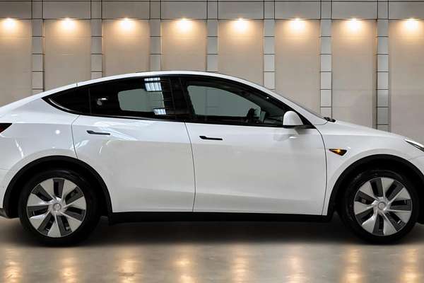 2023 Tesla Model Y Rear-Wheel Drive