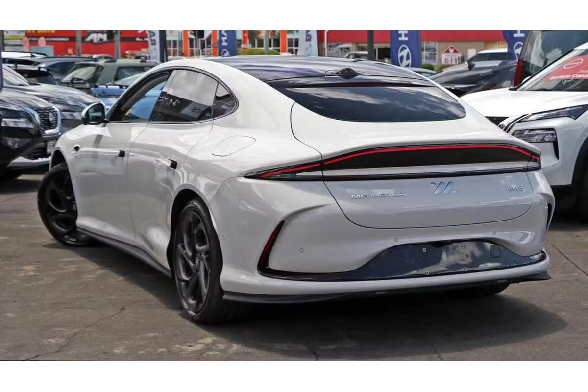 2025 MG IM5 Performance P12L