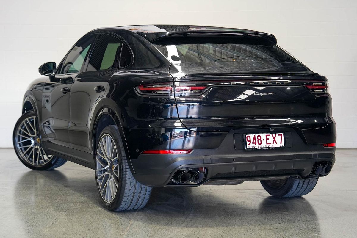 2022 Porsche Cayenne Platinum Edition 9YB