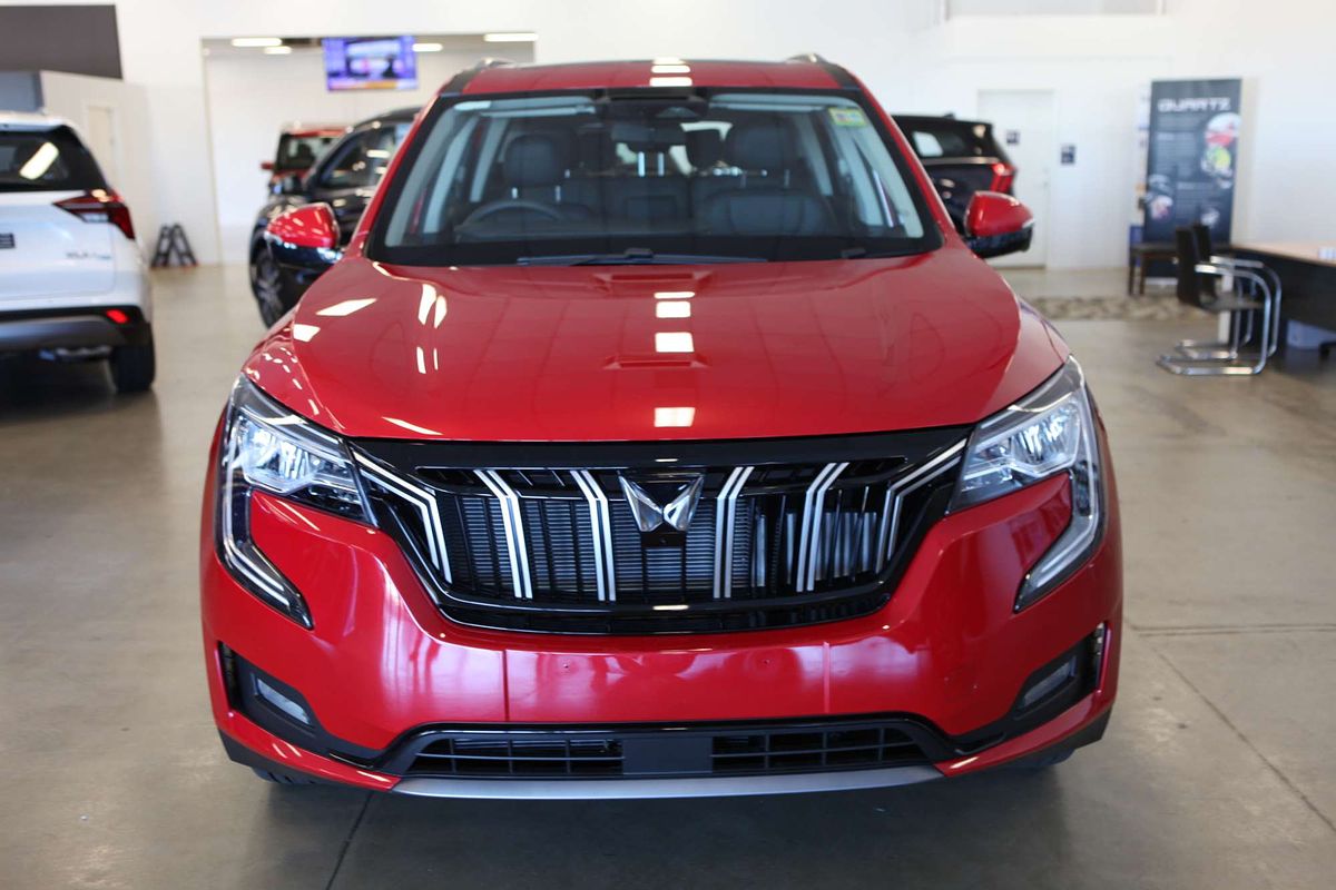2025 Mahindra XUV700 AX7L