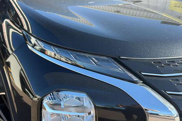 2022 Mitsubishi Outlander Exceed ZM thumb-2