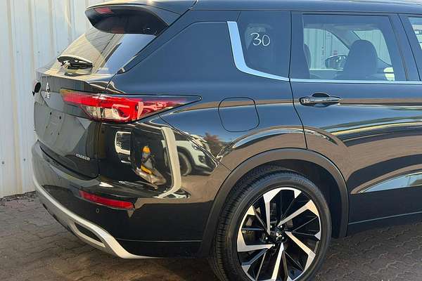 2022 Mitsubishi Outlander Exceed ZM thumb-5