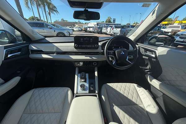 2022 Mitsubishi Outlander Exceed ZM thumb-12