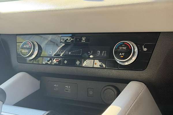 2022 Mitsubishi Outlander Exceed ZM thumb-25