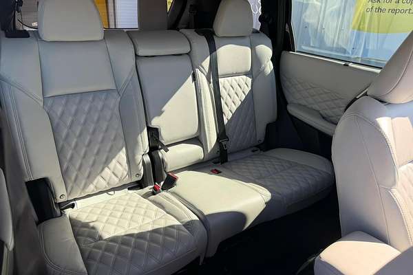 2022 Mitsubishi Outlander Exceed ZM thumb-33