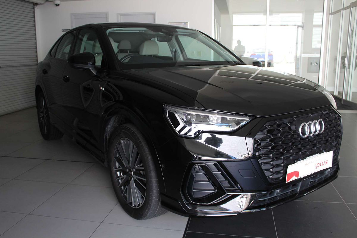 2021 Audi Q3 35 TFSI S line F3