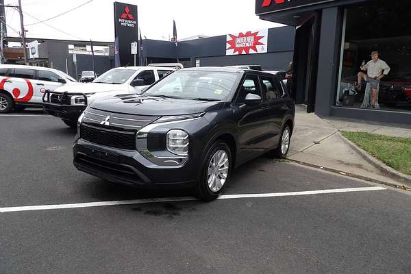 2025 Mitsubishi Outlander ES ZM