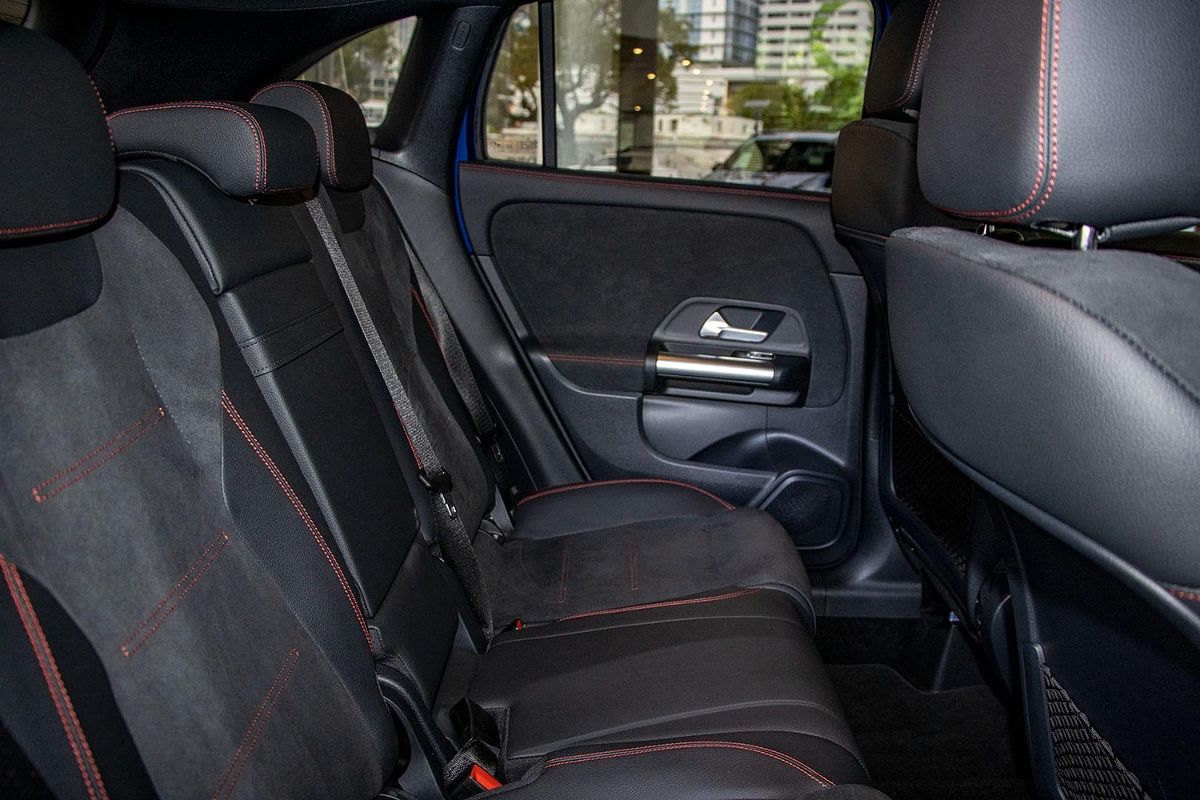 H247 805+055MY GLA250 WAG DUAL 8sp 2.0T/10kW