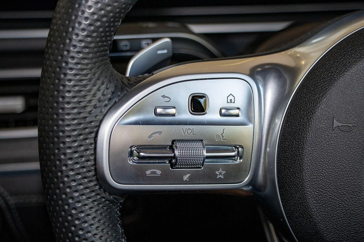 V167 803MY GLE300 d WAG 5dr 9G 9sp 2.0DT