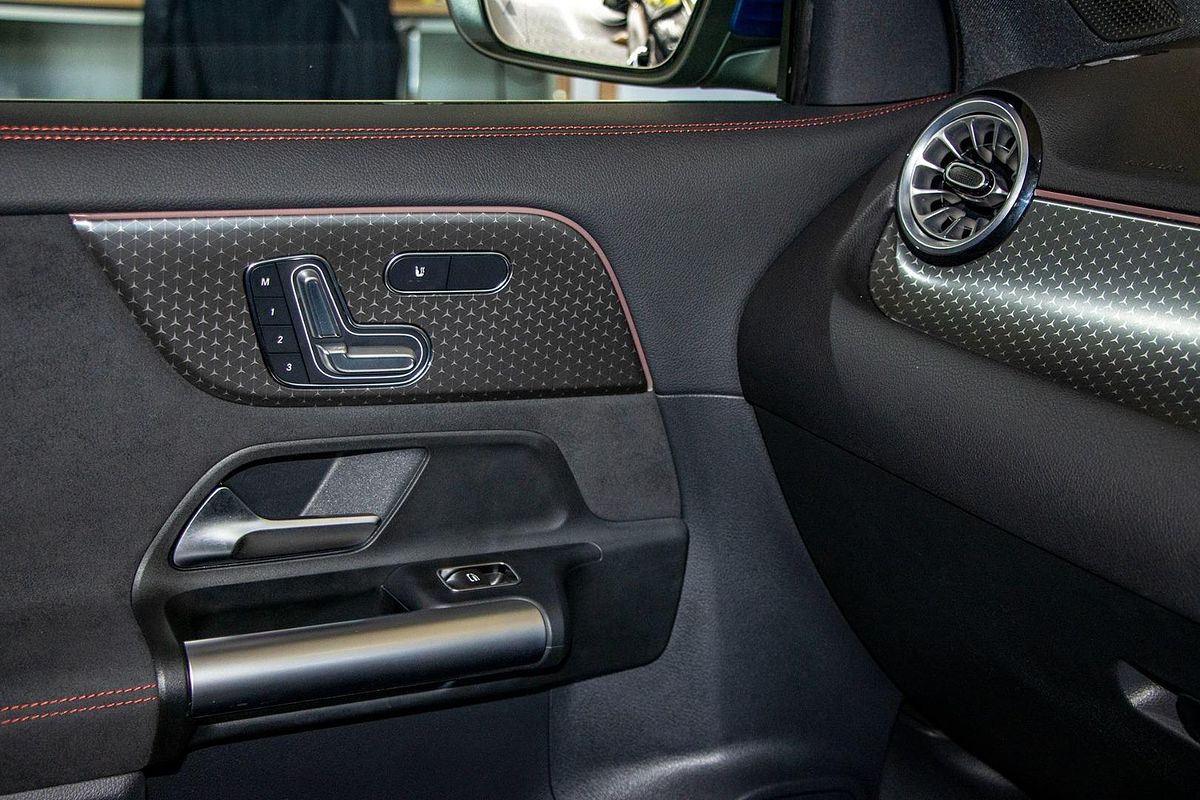 H247 805+055MY GLA250 WAG DUAL 8sp 2.0T/10kW