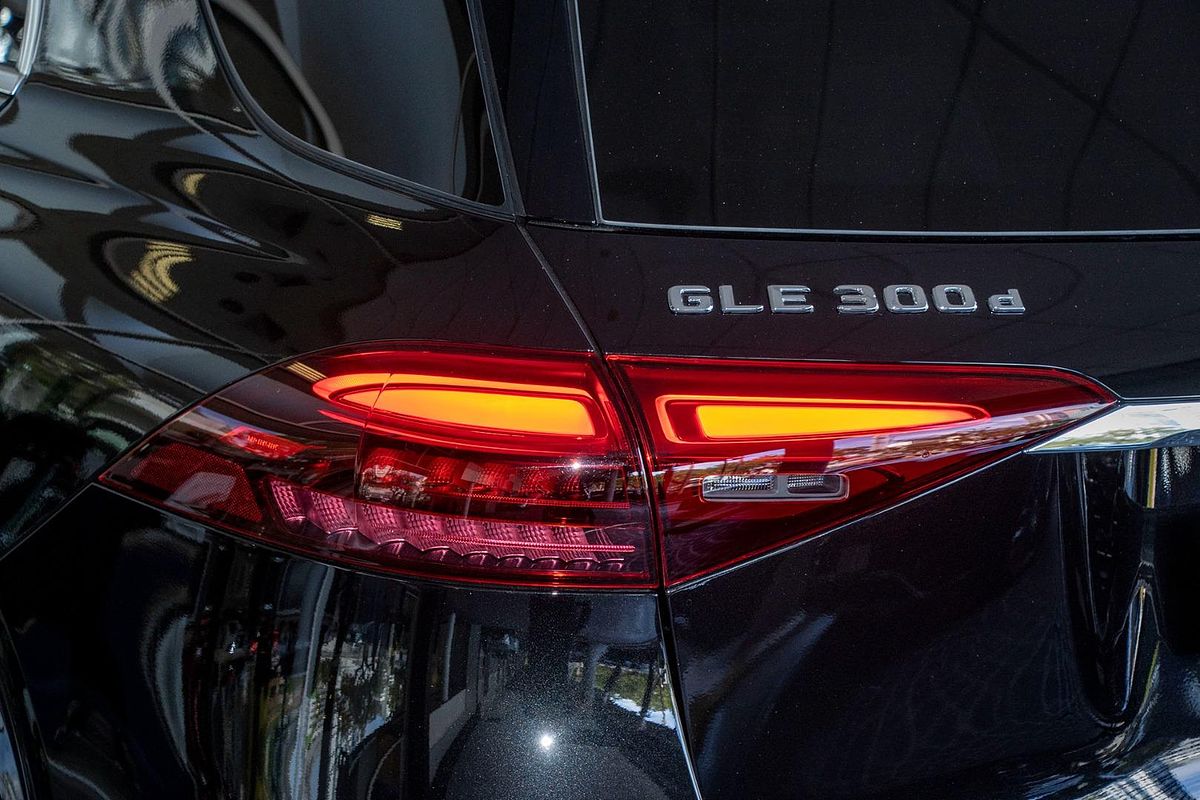 V167 805+055MY GLE300 d Editio n 7 WAG 9G 9sp