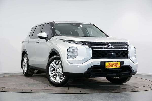 2023 Mitsubishi Outlander ES ZM