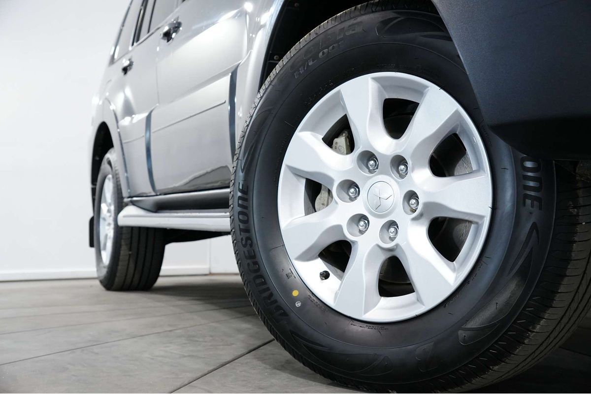 2018 Mitsubishi Pajero GLX NX