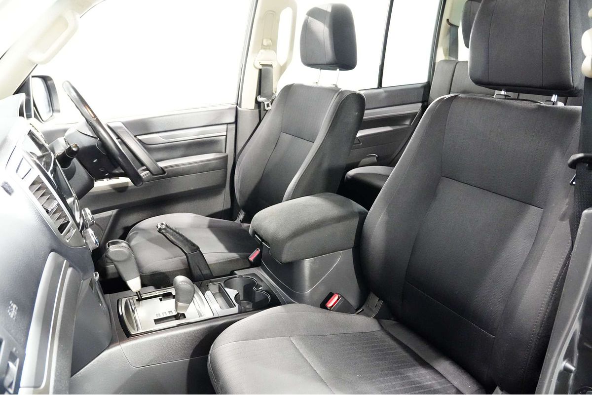 2018 Mitsubishi Pajero GLX NX
