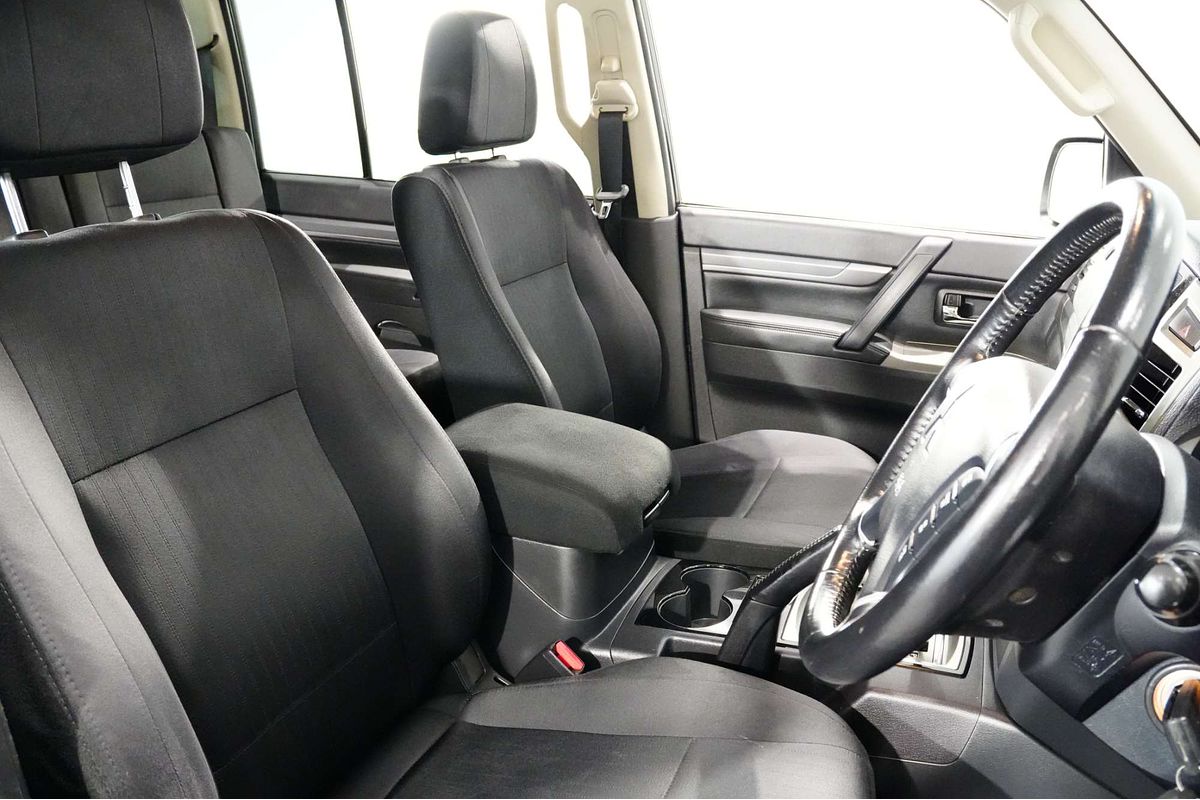2018 Mitsubishi Pajero GLX NX