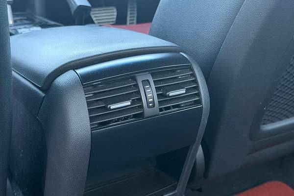 2007 Holden Commodore SS VE thumb-16