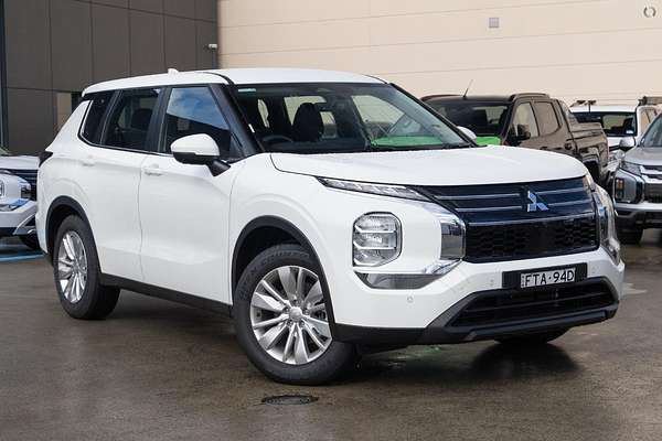 2025 Mitsubishi Outlander ES ZM