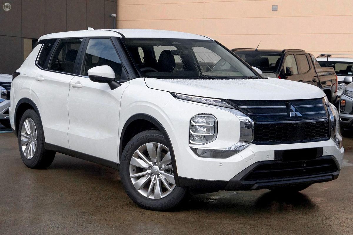 2025 Mitsubishi Outlander ES ZM