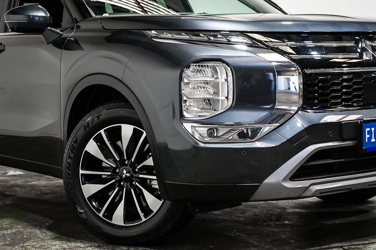 2025 Mitsubishi Outlander LS ZM