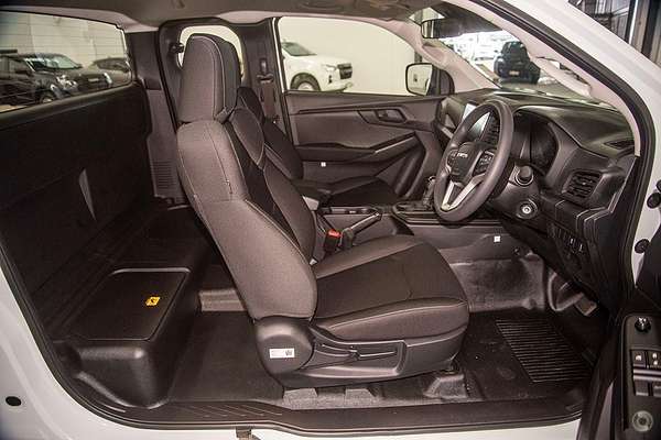2025 Isuzu D-MAX SX High Ride Rear Wheel Drive thumb-6