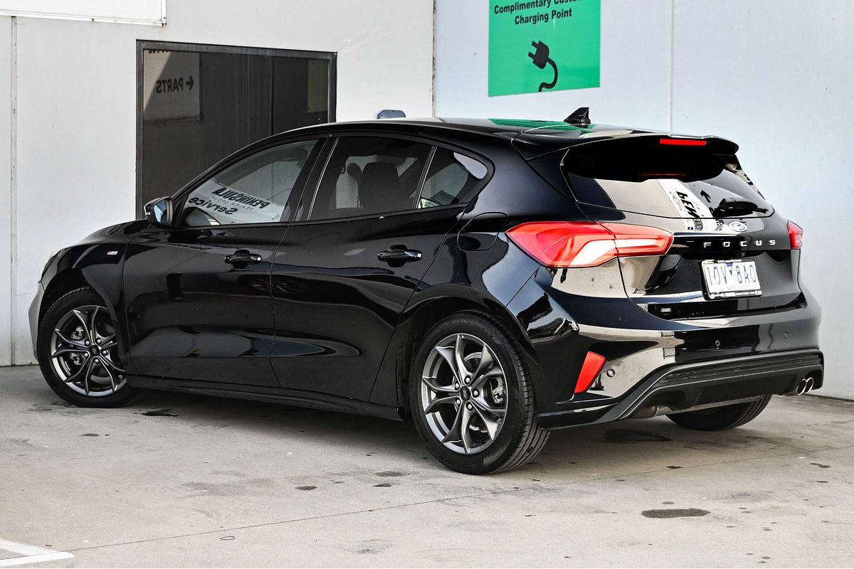 2018 Ford Focus ST-Line SA