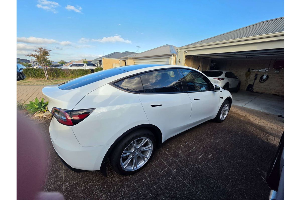 2023 Tesla Model Y Rear-Wheel Drive