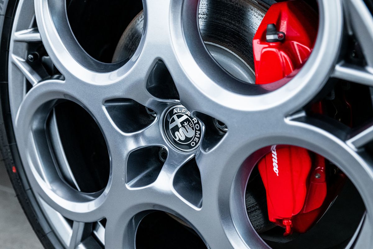 2024 Alfa Romeo Tonale Veloce Plug-In Hybrid Series 1