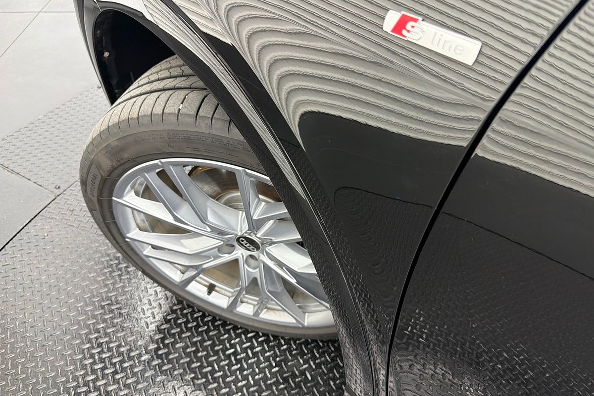 2024 Audi Q4 e-tron 55 F4