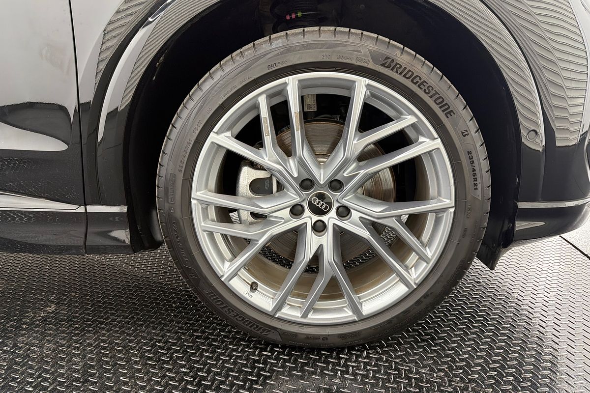 2024 Audi Q4 e-tron 55 F4