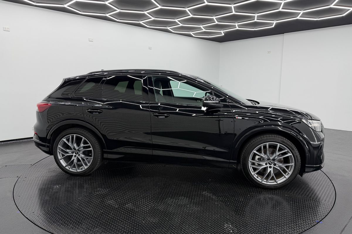 2024 Audi Q4 e-tron 55 F4