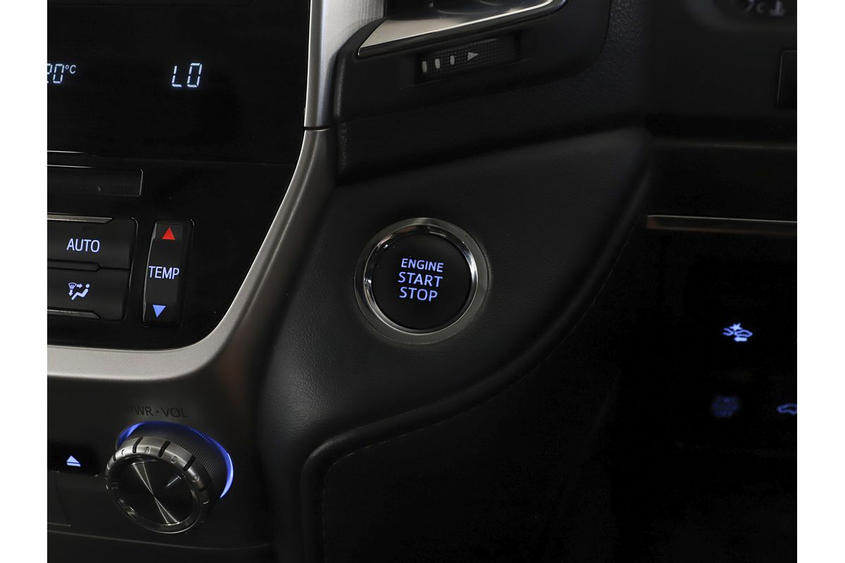 Landcruiser Wagon Sahara 4.5L T Diesel Automatic 5450790 003