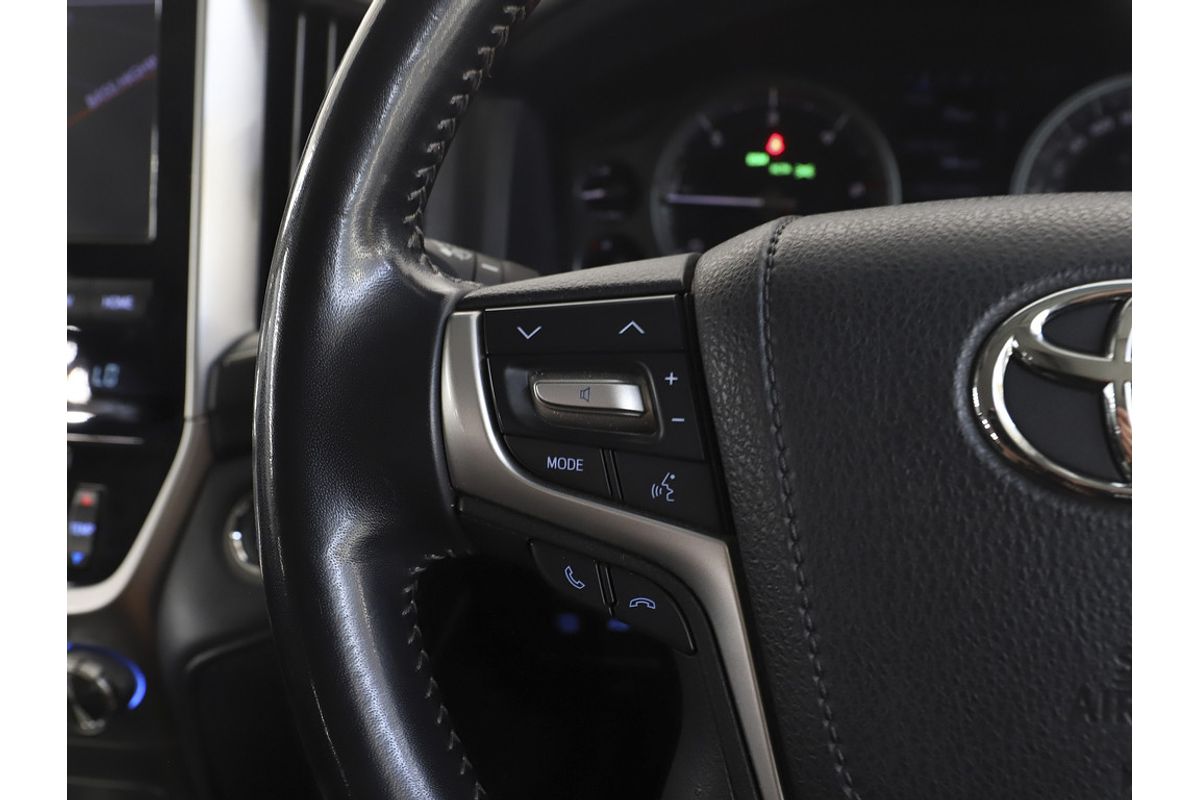 Landcruiser Wagon Sahara 4.5L T Diesel Automatic 5450790 003