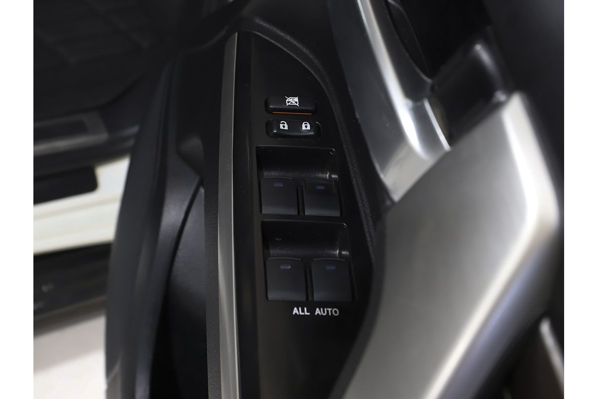 Landcruiser Wagon Sahara 4.5L T Diesel Automatic 5450790 003