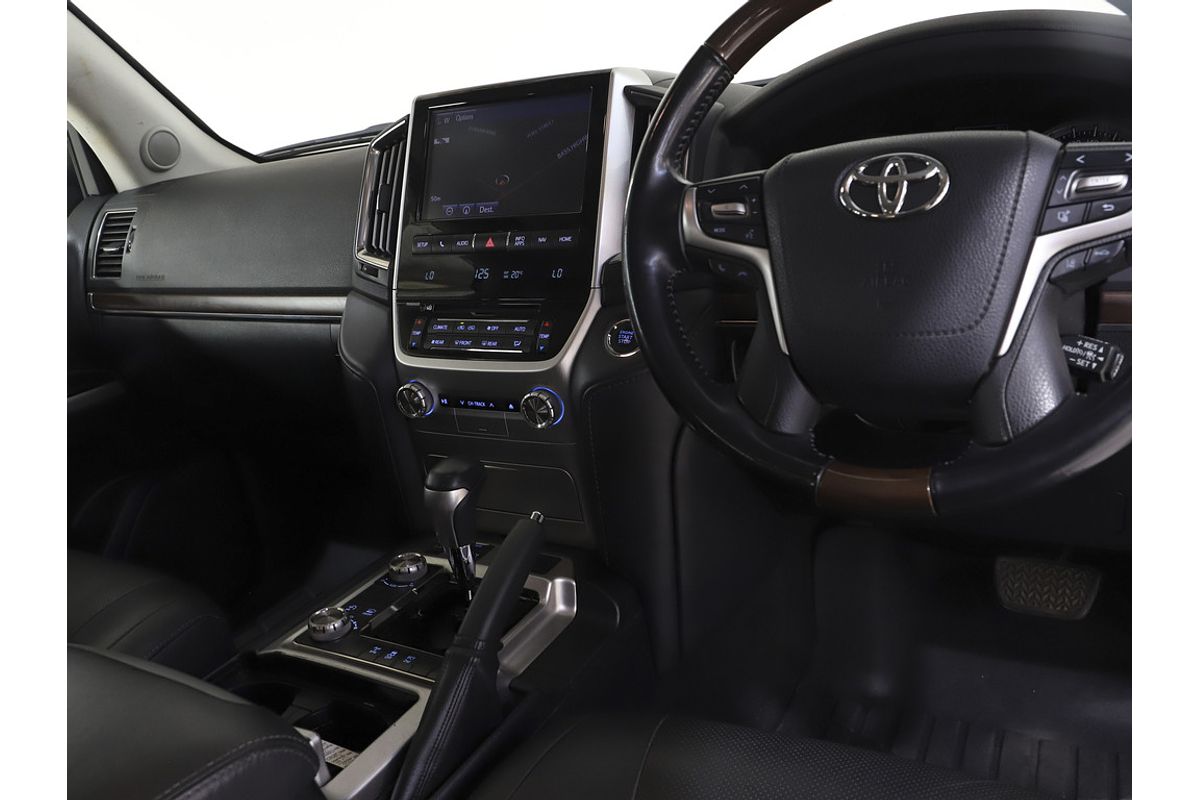 Landcruiser Wagon Sahara 4.5L T Diesel Automatic 5450790 003