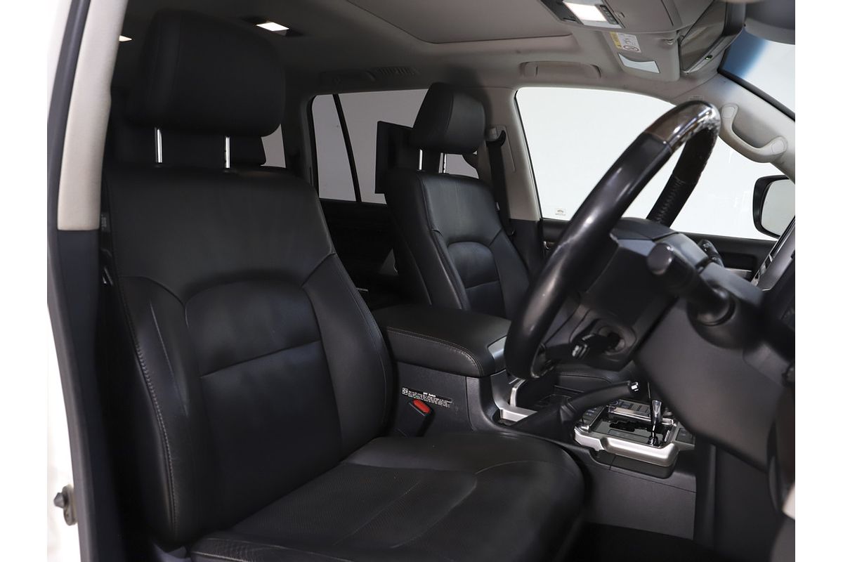 Landcruiser Wagon Sahara 4.5L T Diesel Automatic 5450790 003