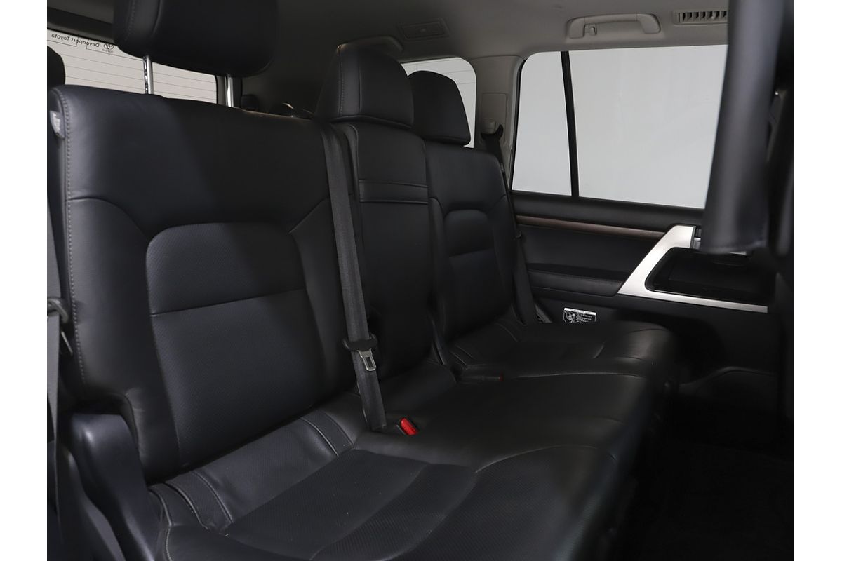 Landcruiser Wagon Sahara 4.5L T Diesel Automatic 5450790 003