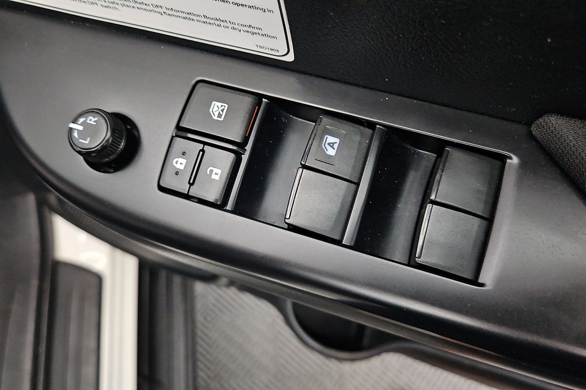 2019 Toyota Hilux SR GUN126R 4X4