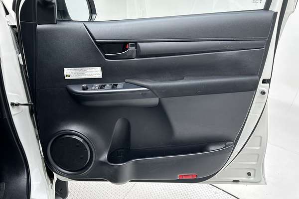 2022 Toyota Hilux SR GUN126R 4X4 thumb-17